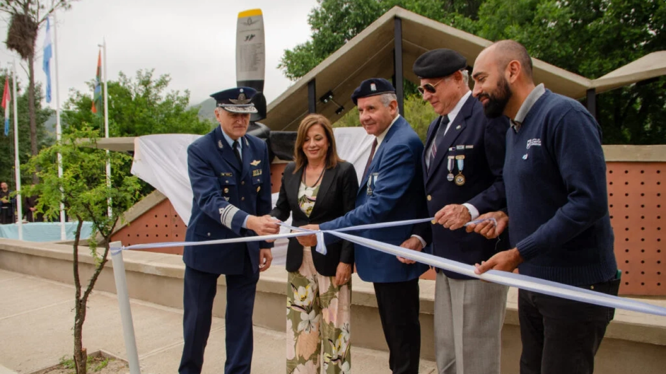 Inauguración del Monumento en Homenaje a Héroes y Caídos en Malvinas
